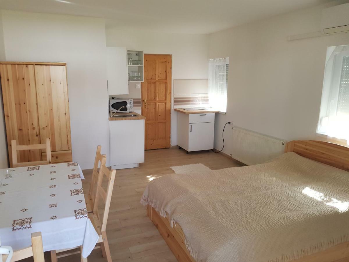 Pagrepe Apartman Balatonvilagos Ngoại thất bức ảnh
